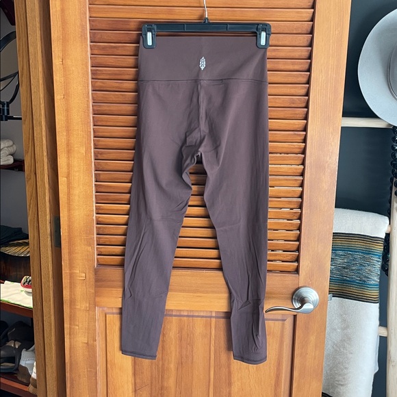 FP movement Never Better 7/8 leggings size S cocoa - Picture 3 of 3